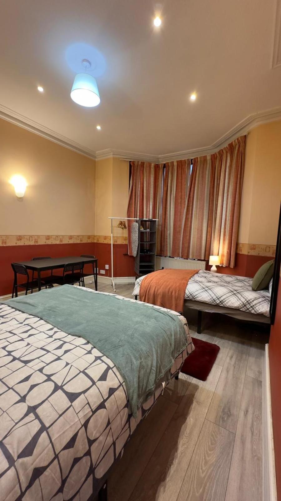 25 Minutes To Central London Rooms 35 Exterior photo